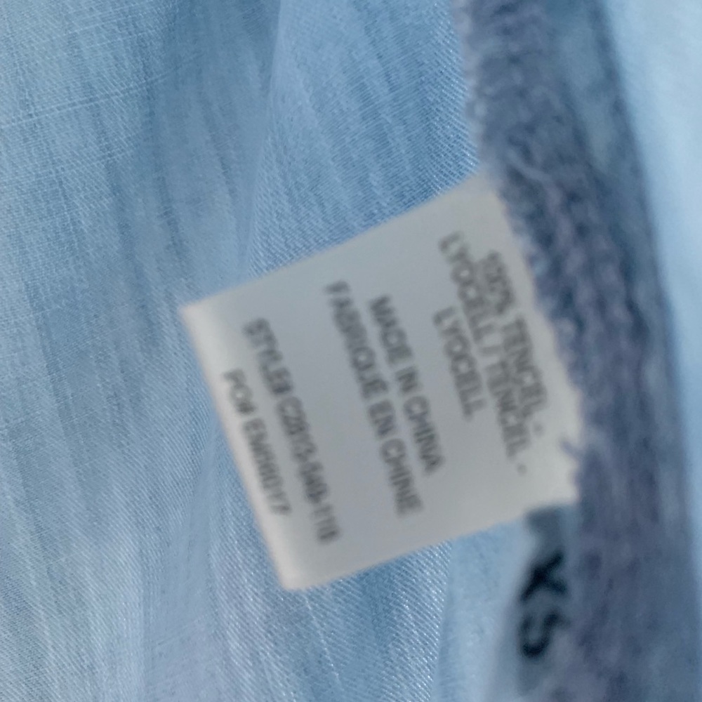 Anthro cloth and stone faded chambray button down - Picture 6 of 7